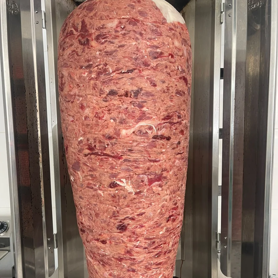 Frischer Döner-Spieß auf dem POTIS-Grill – das echte Fleisch vom Drehspieß bei Green Döner March
